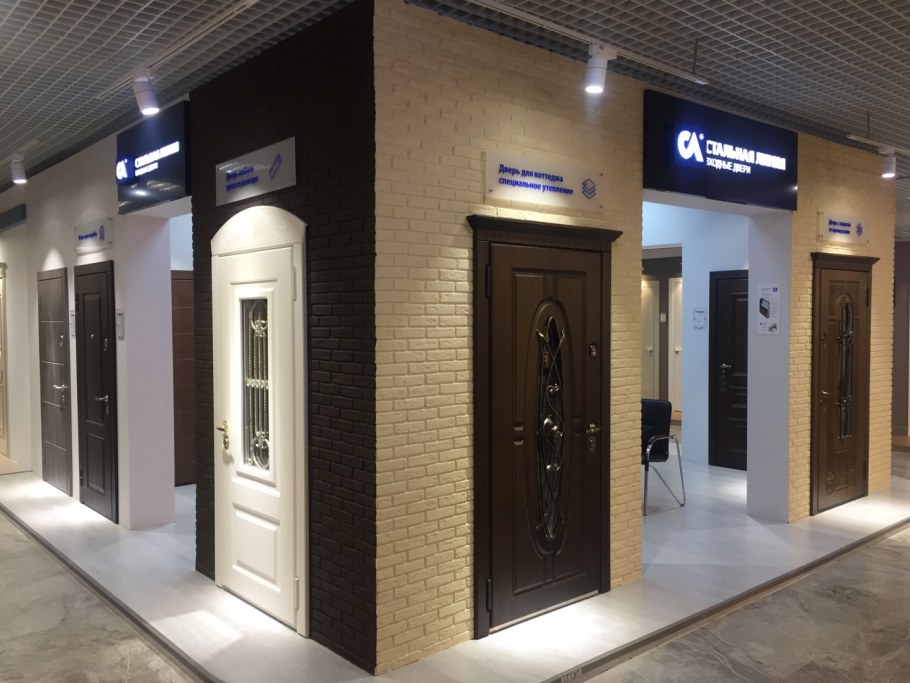 ТЦ Гранд входные двери