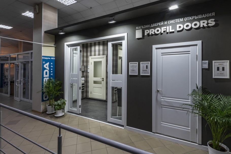 Стальные двери двери ТЦ загородный дом Ленинский 140