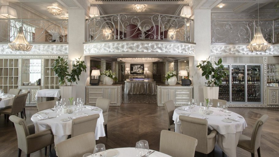 Piazza italiana Пречистенская набережная