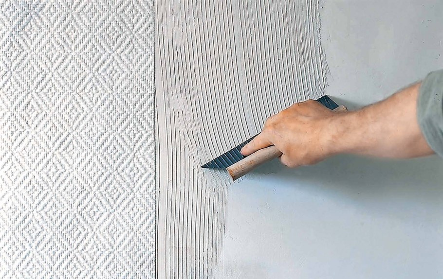 Наклеивание стеклохолста на стены