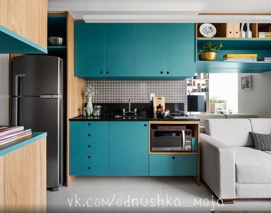 Бирюзовая кухня маленькая