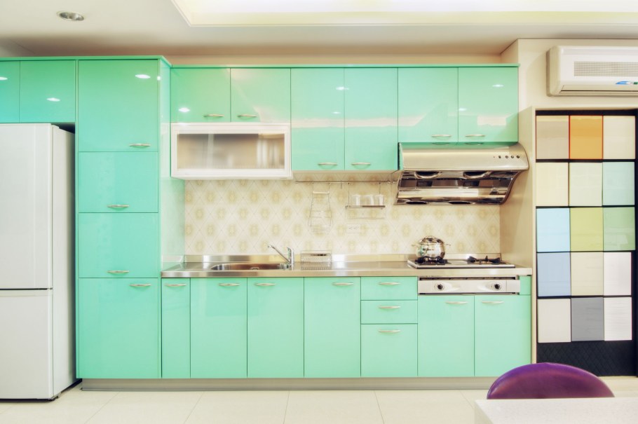 Кухни прямые мятного цвета