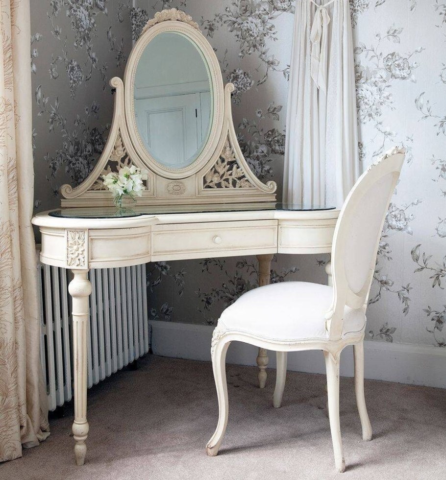 Столик угловой туалетный Элегант