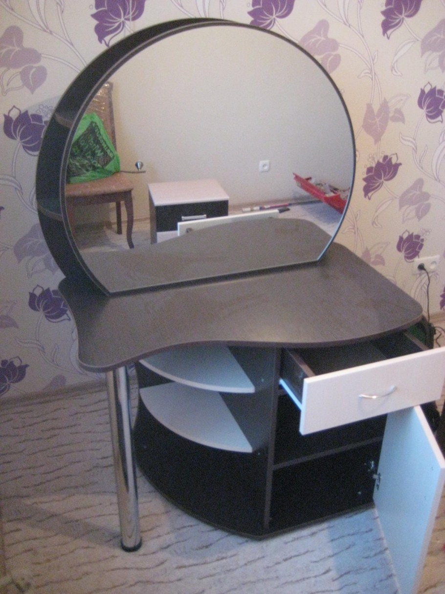 Угловой трельяж с зеркалом