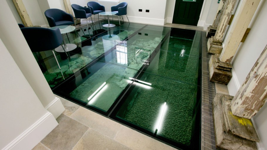 Стеклянный пол