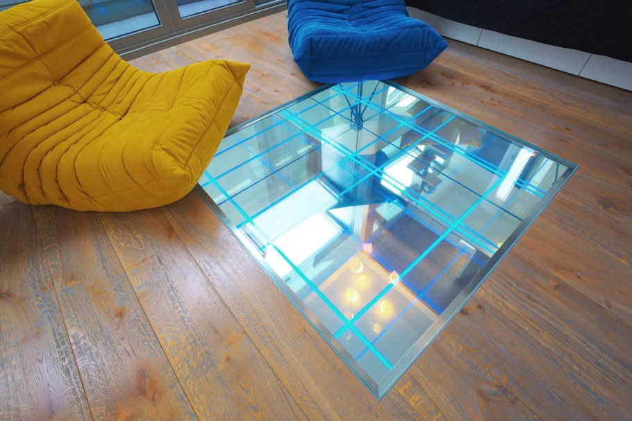 Стеклянный пол
