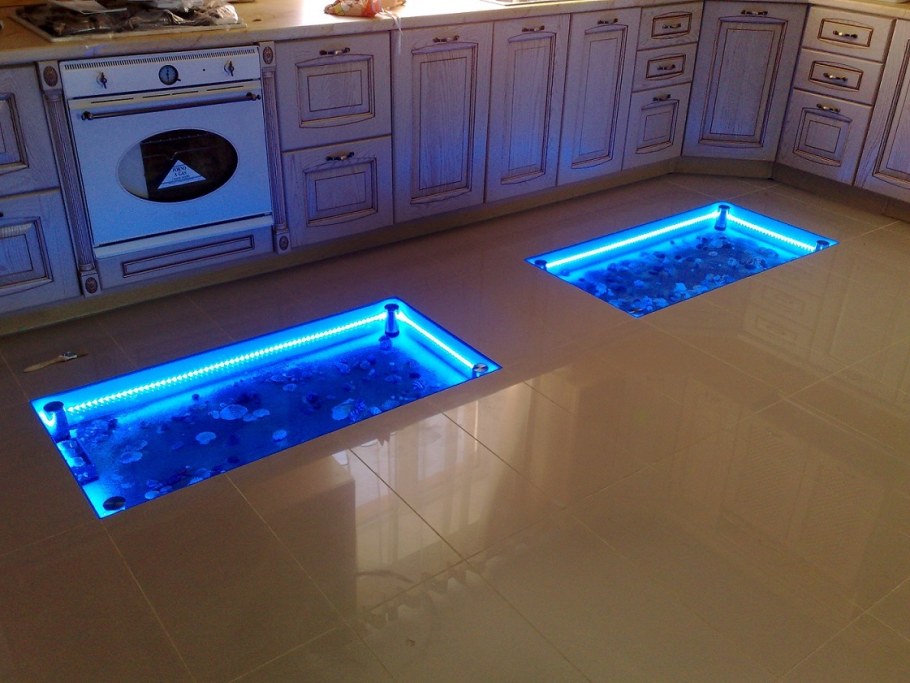 Стеклянный пол с подсветкой