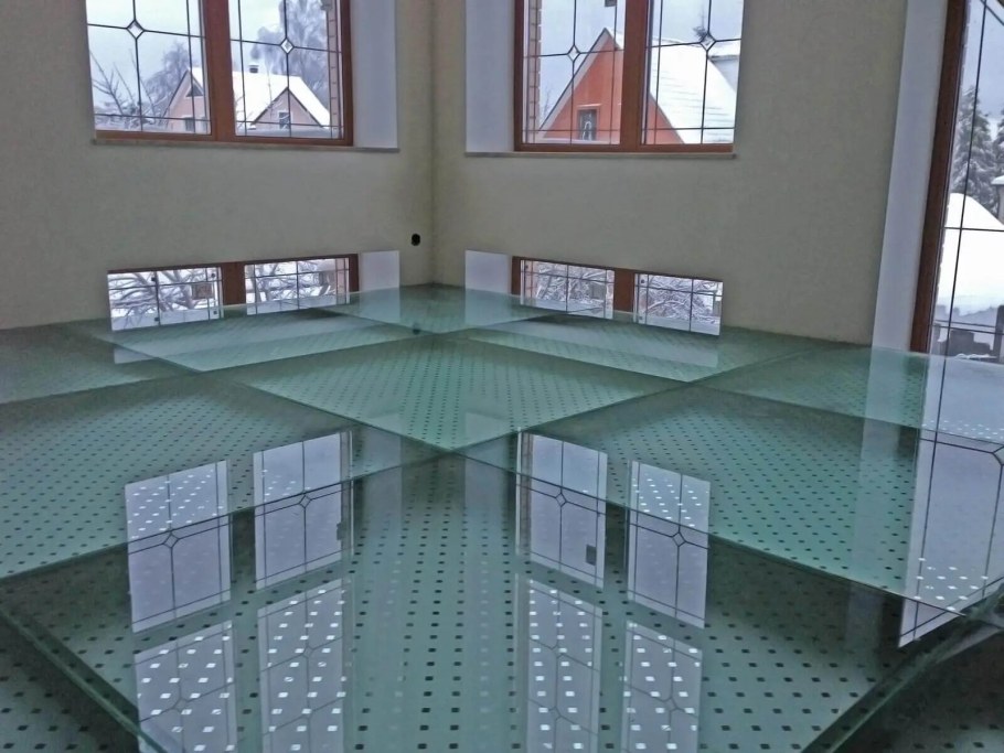 Стеклянный пол перекрытие