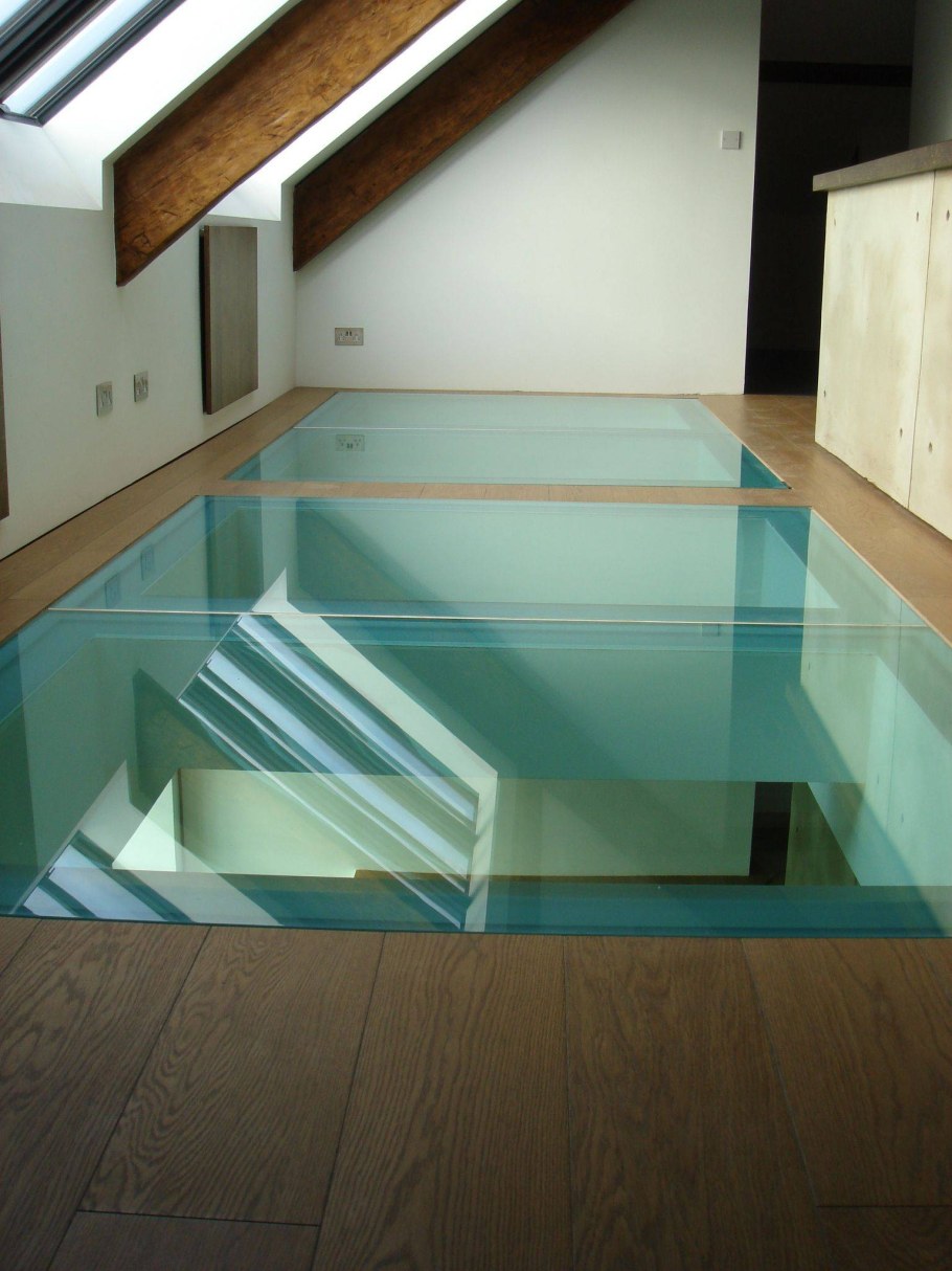 Стеклянный пол