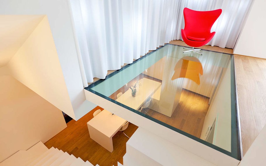 Стеклянный пол