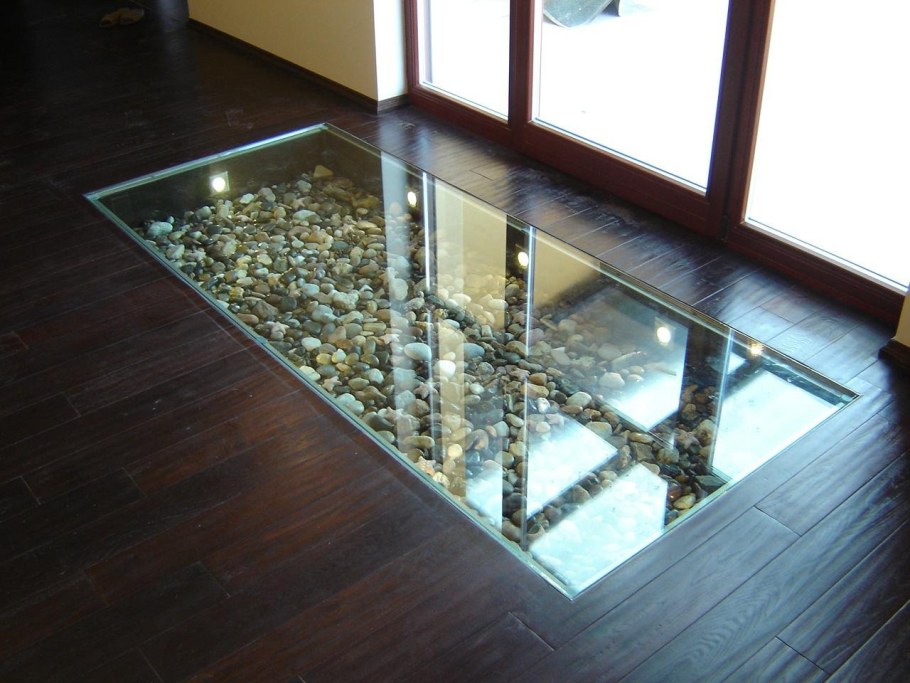 Стеклянный пол с подсветкой