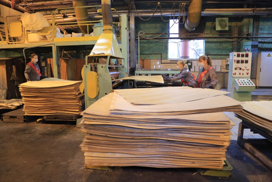 Череповецкий фанерно-мебельный комбинат Валерий Борисович