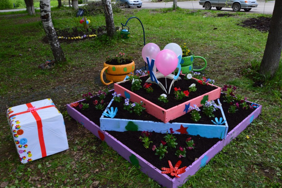 Клумба 3х ярусная