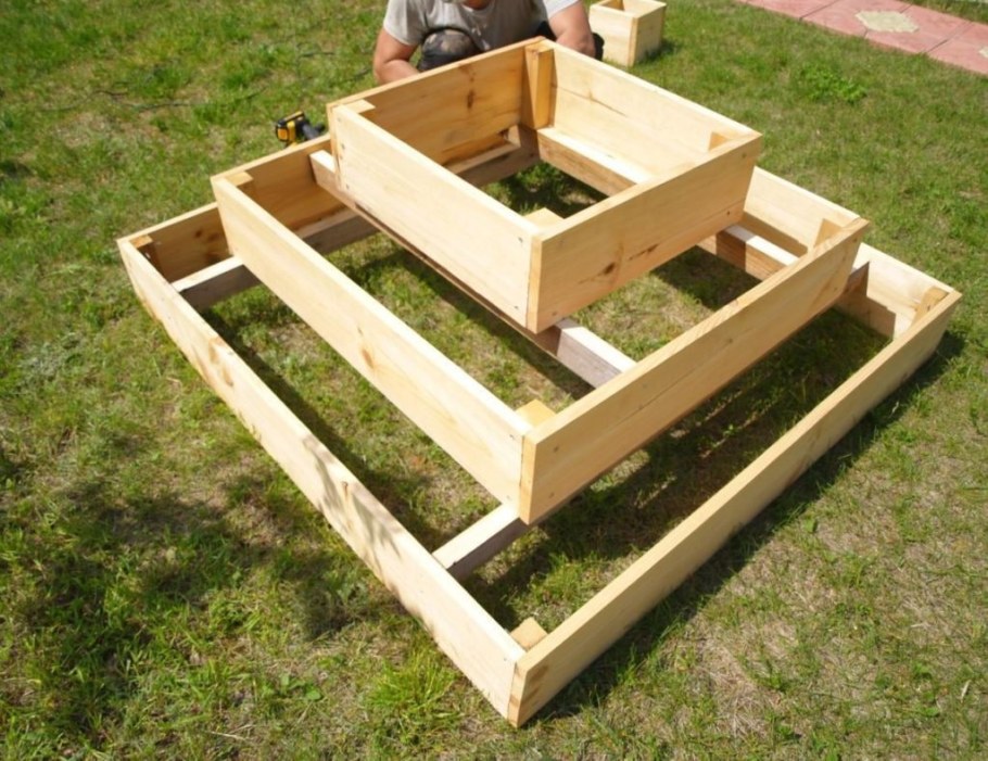 Клумба деревянная многоярусная