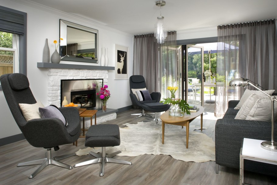 Гостиная с серым полом