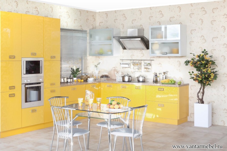 Кухня янтарь Глосс