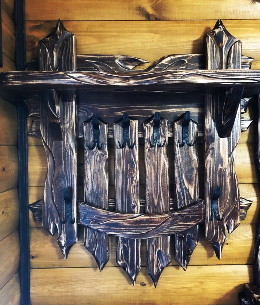 Деревянная вешалка под старину