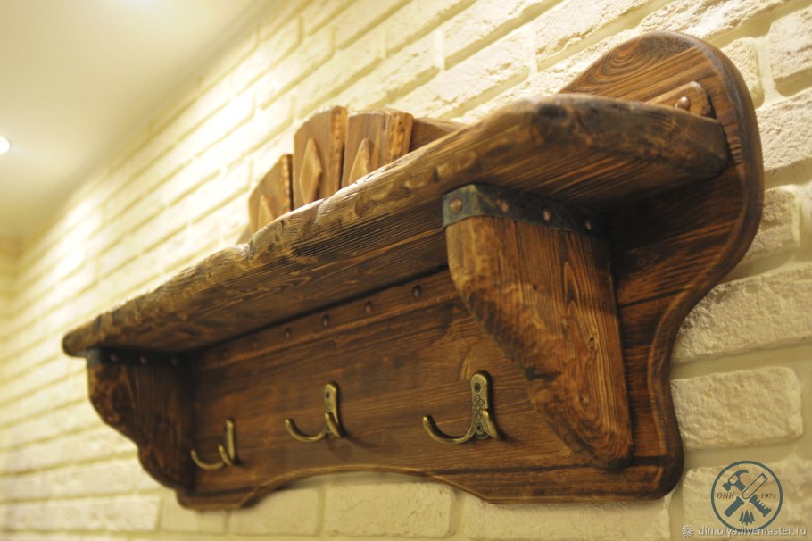 Полка под старину из дерева