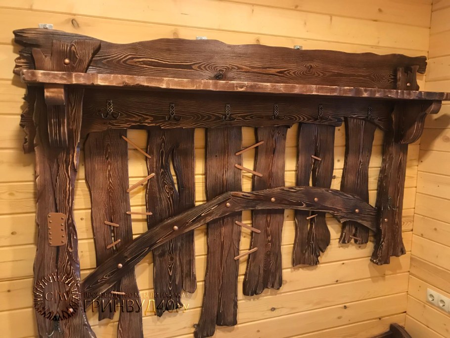 Вешалка из состаренного дерева