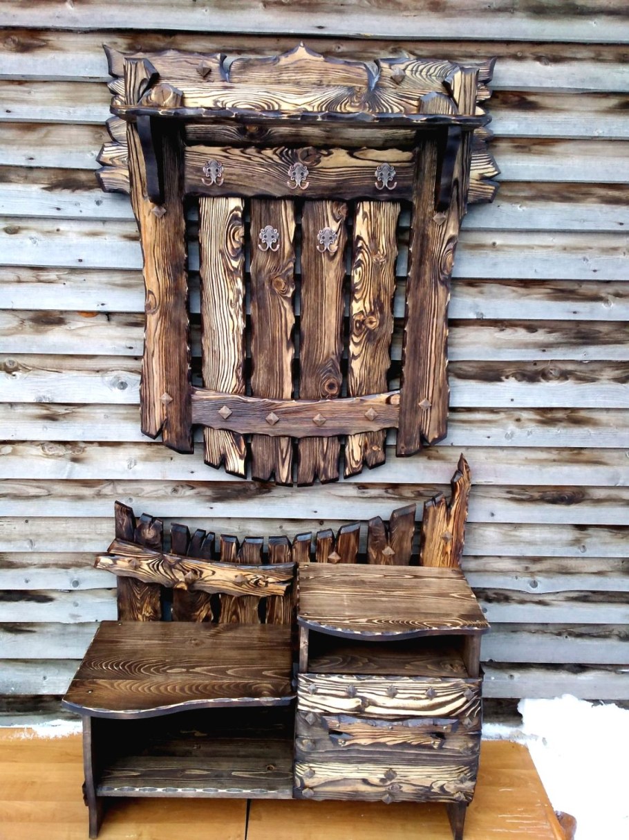 Прихожая из дерева под старину