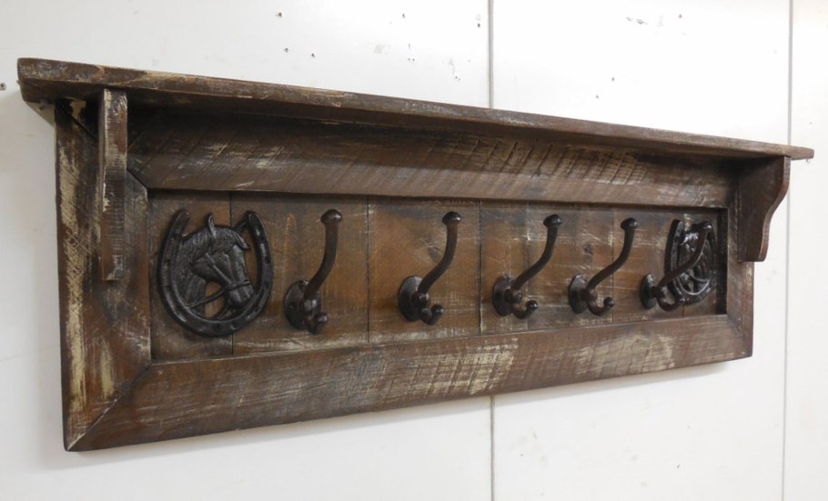 Старинные настенные вешалки