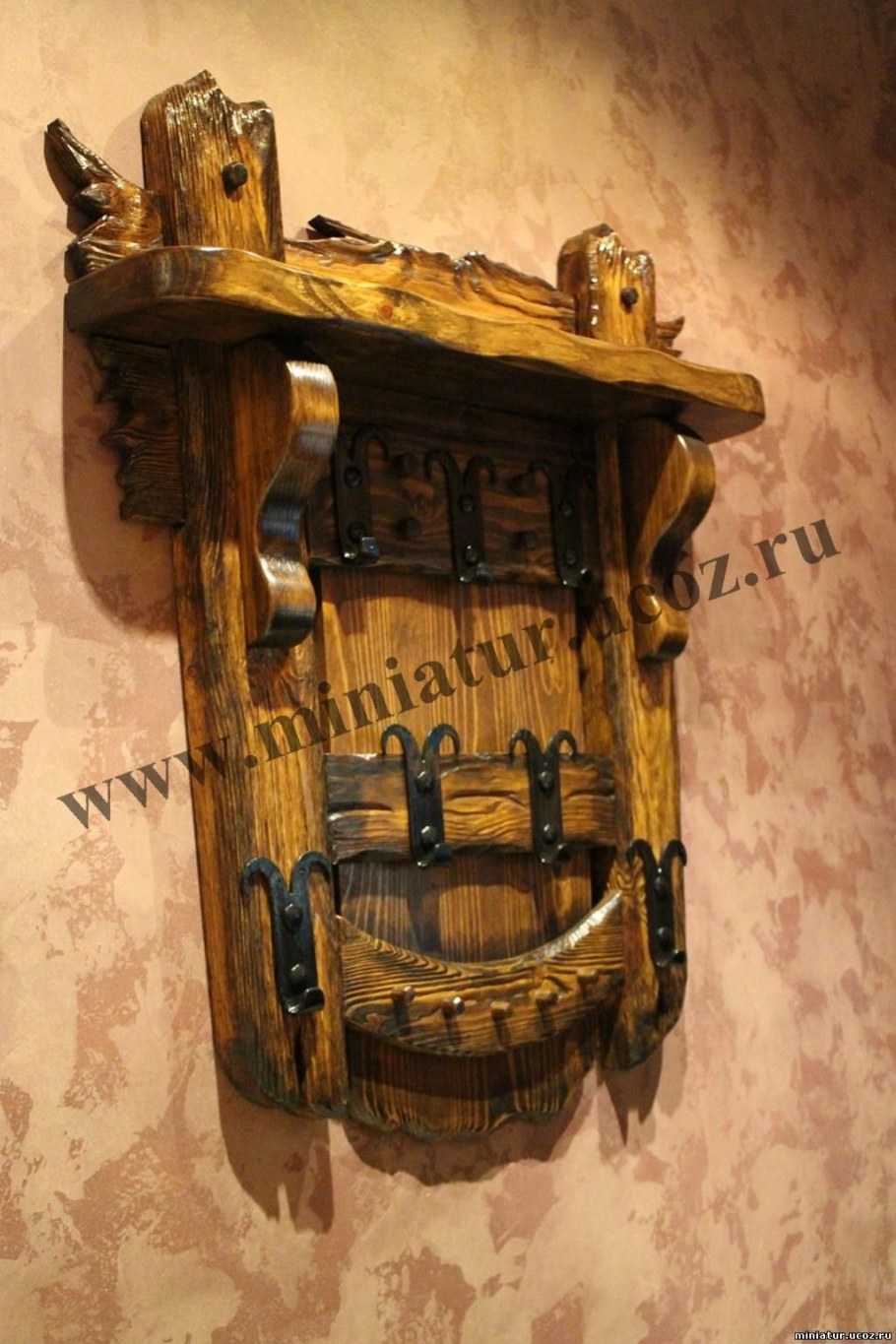 Вешалка в Старом стиле из дерева