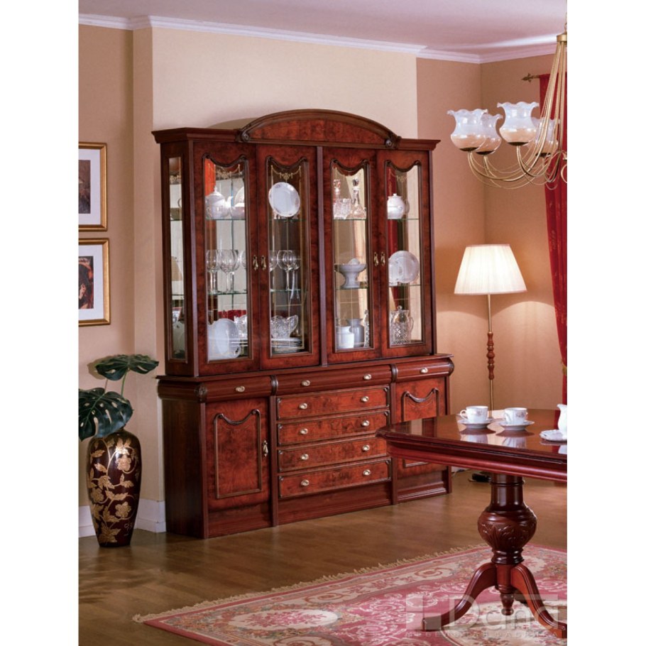 Витрина дана №26 Империя