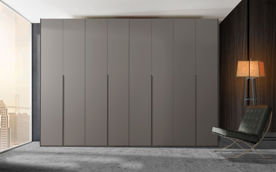 Шкаф распашной серый с деревом