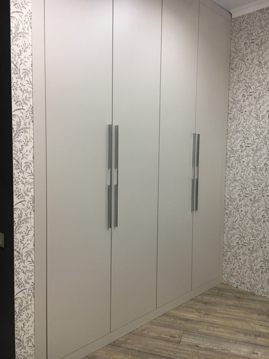 Ручки для шкафа распашного