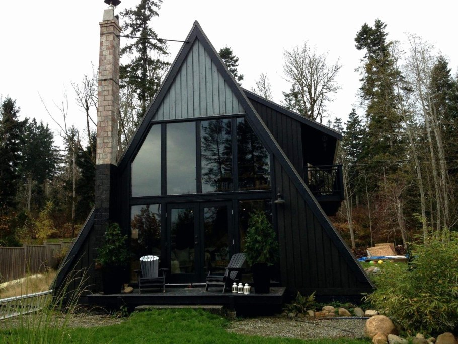 Скандинавские треугольные домики