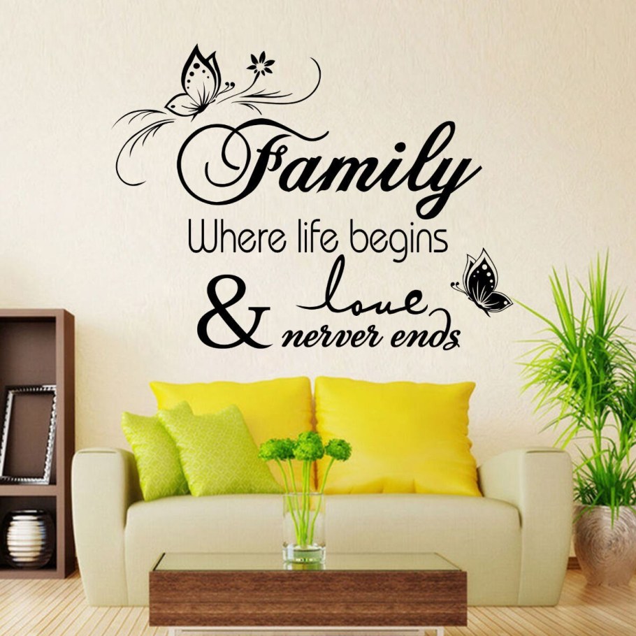 Семья это надпись на стену