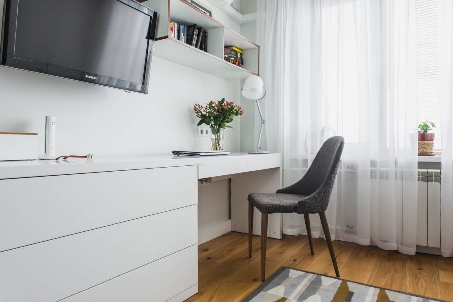 Комод во всю стену с рабочим местом