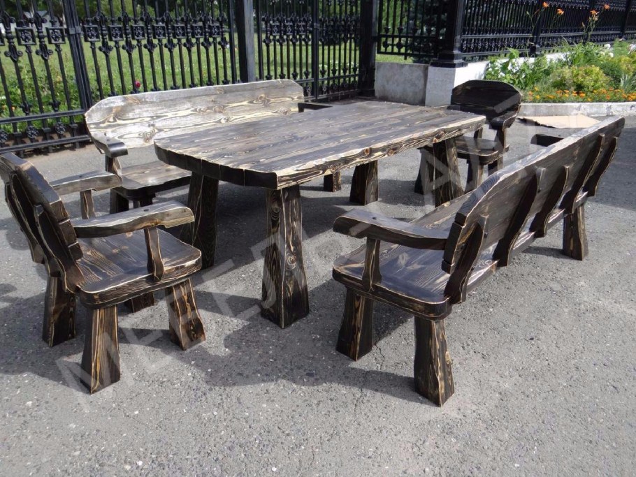 Стол с лавками под старину