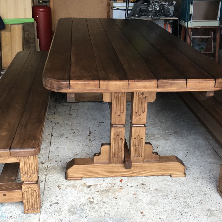 Стол уличный деревянный