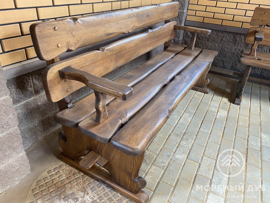 Скамья из массива дерева