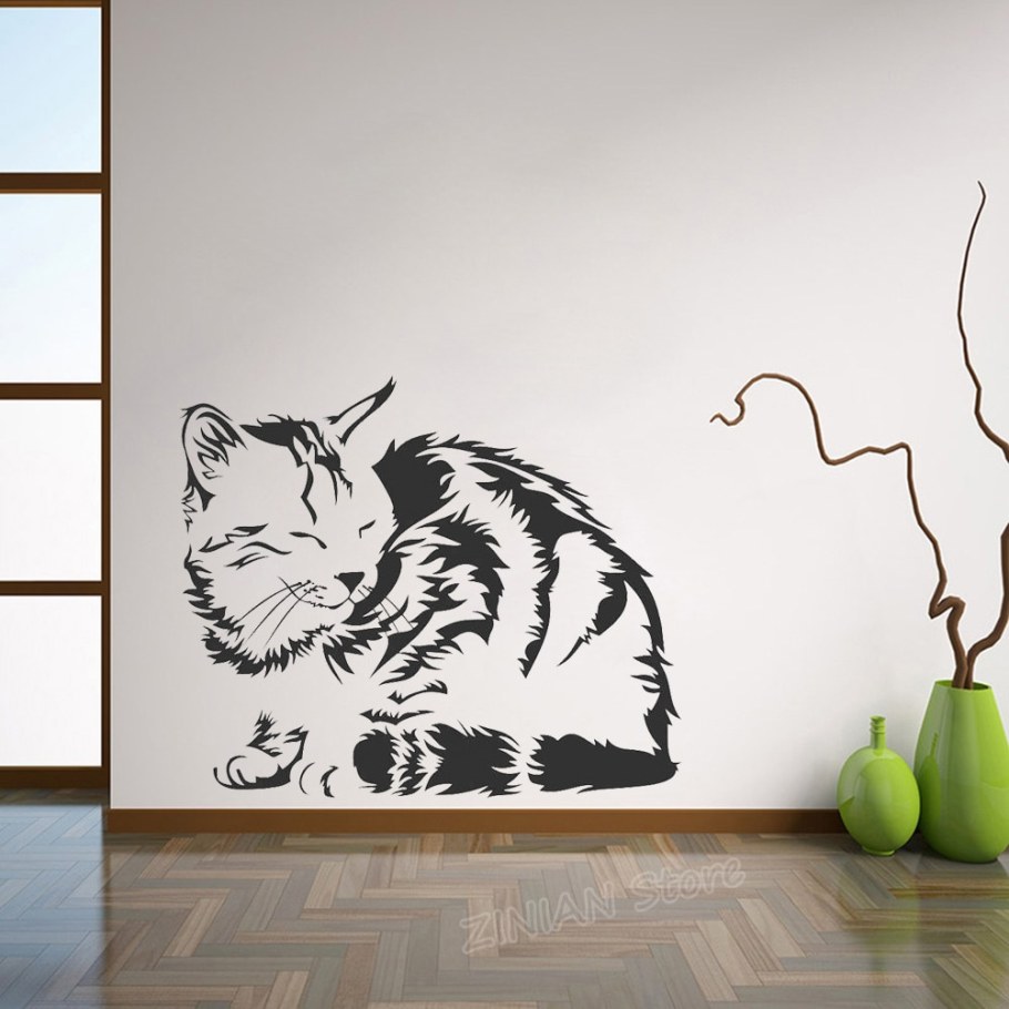 Спящая кошка для стены наклейка