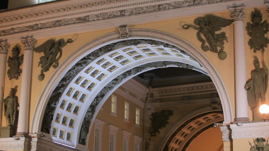 Зимний дворец арка главного штаба