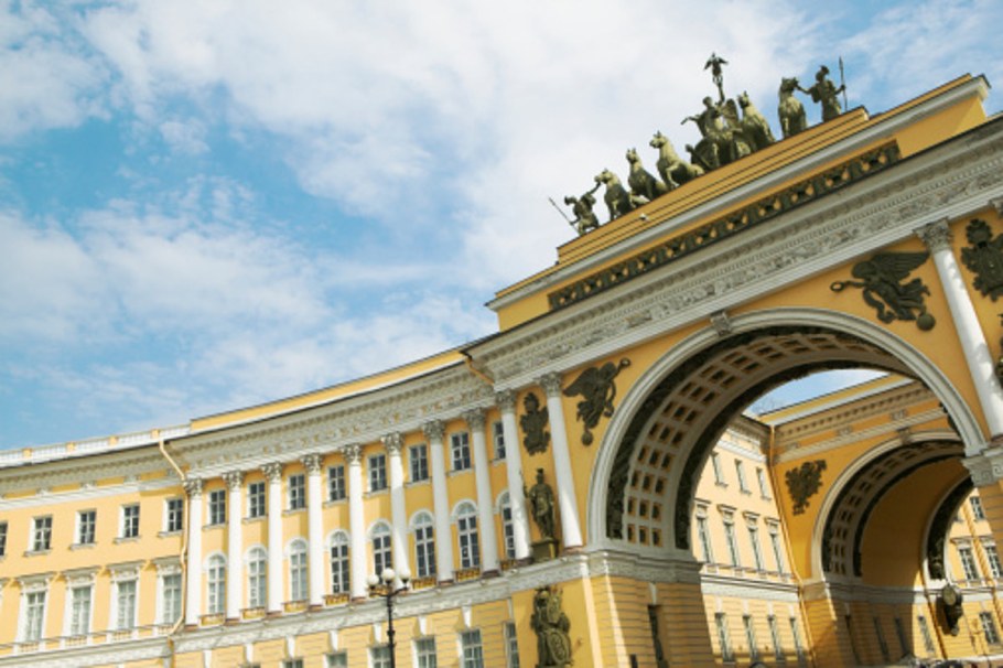 Арка главного штаба в Санкт-Петербурге