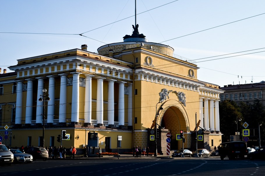 Здание Адмиралтейства в Петербурге Ампир