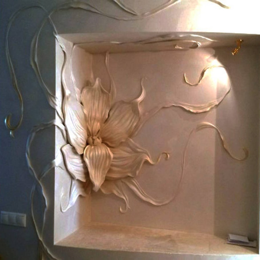 Барельеф цветы в прихожей