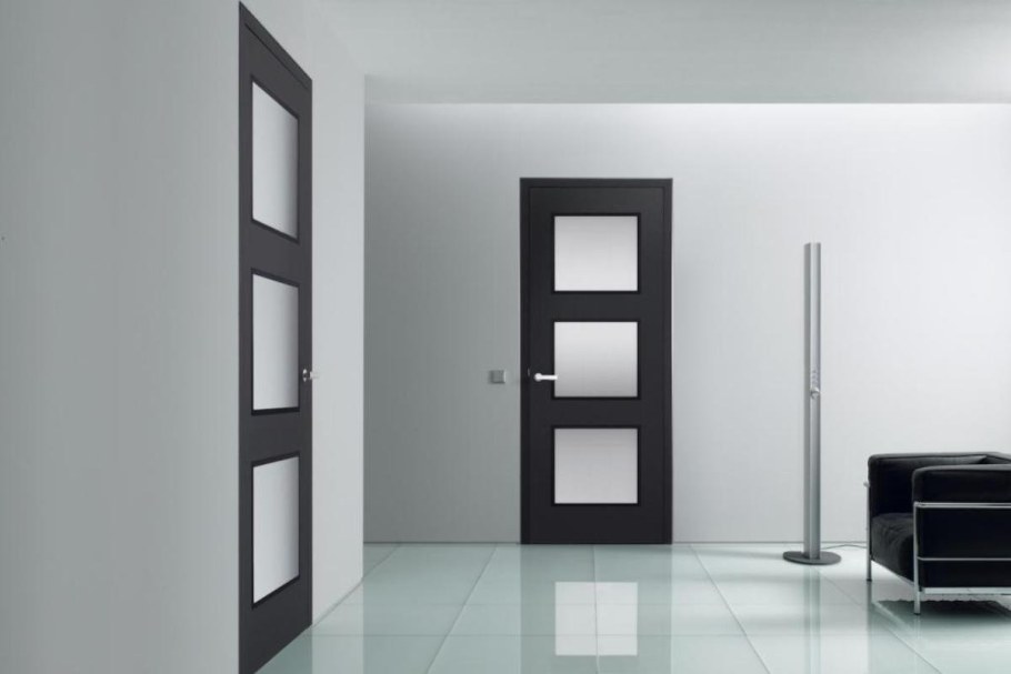 Межкомнатные двери с черным стеклом