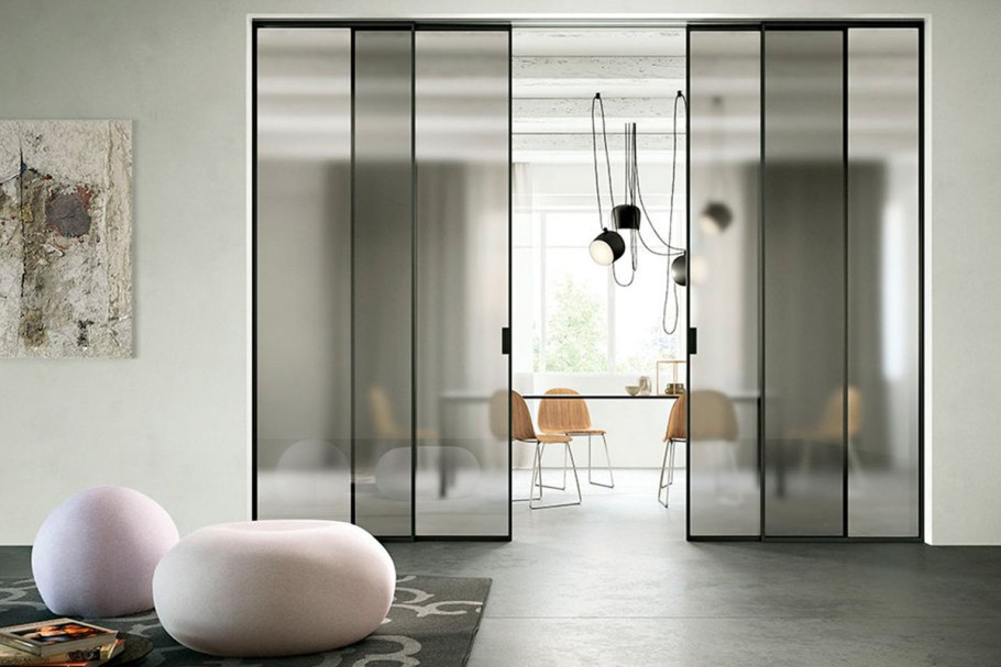 Дверь стеклянная раздвижная современном стиле