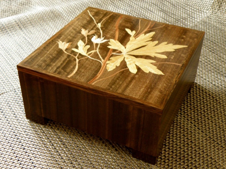 Линейный эскиз шкатулка Маркетри