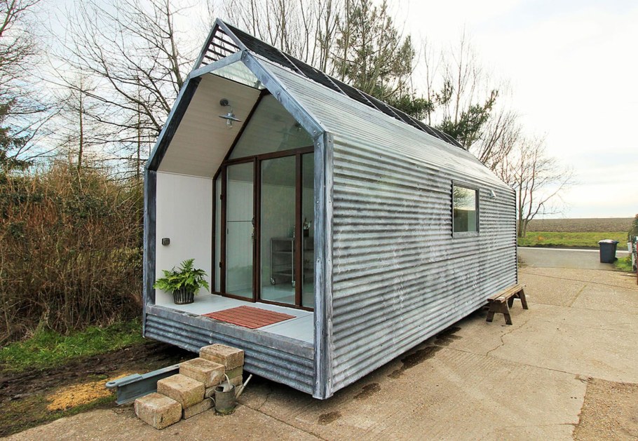 Барнхаус Тини Хаус