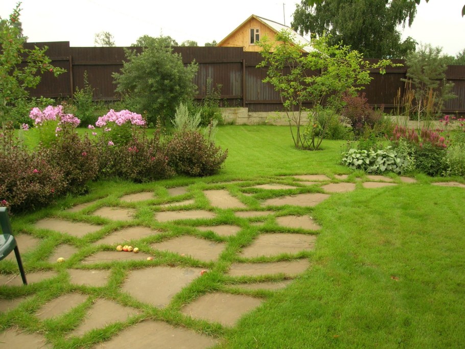 Дорожки на дачном участке