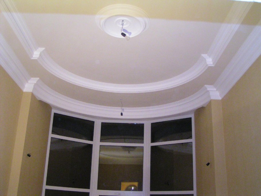 Потолок в эркере из гипсокартона