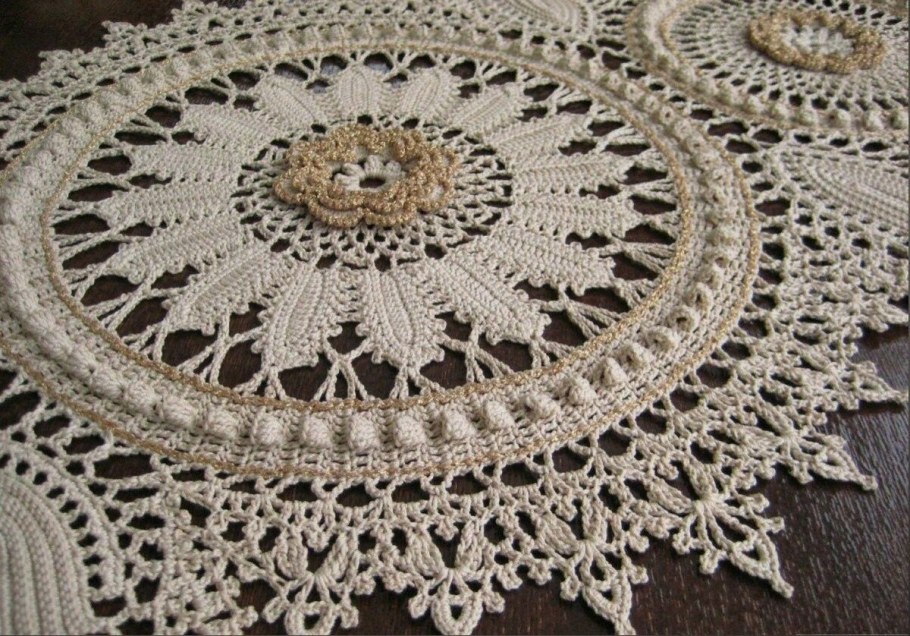 Старинные скатерти крючком