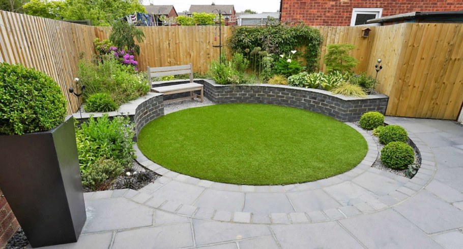 Газон двор круглый