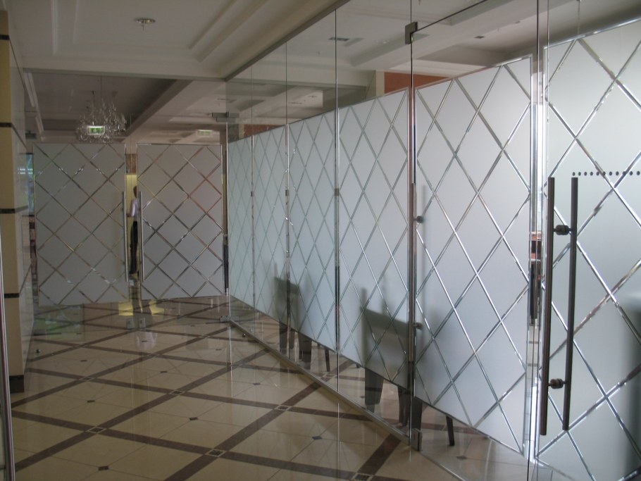 Перегородка из армированного стекла