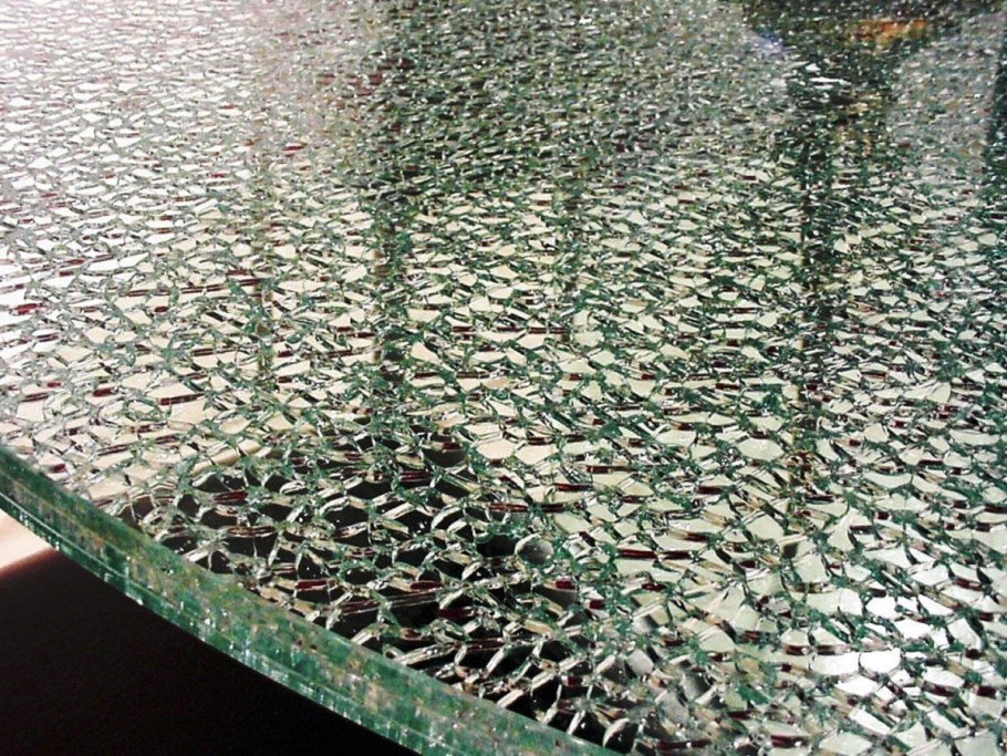 Битое каленое стекло